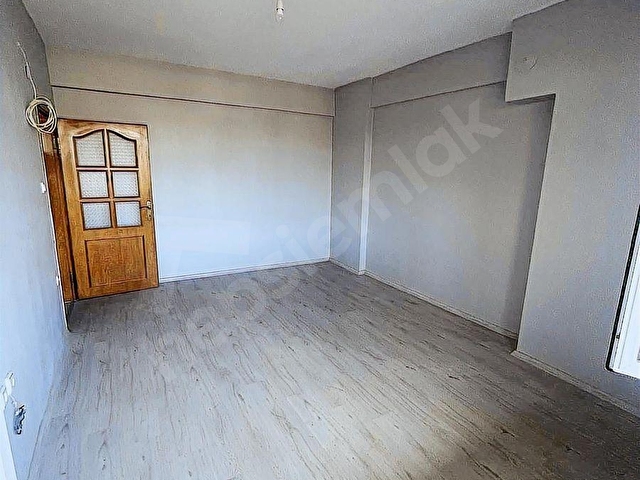 KORU EMLAKTAN YENİLENMİŞ 2+1 DAİRE 12.5M2 ARSA PAYLI - Görsel 8