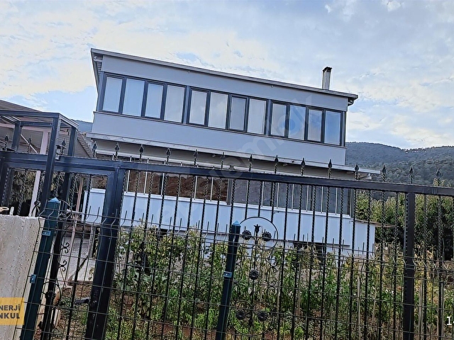 Bayındır Alankıyı Köyünde Villalar Bölgesinde Satılık Bahçeli Ev