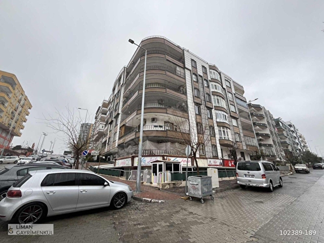 ABDULBAKİ YAŞARDAN MERKEZİ KONUMDA FERAH SATILIK 4+1 DAİRE