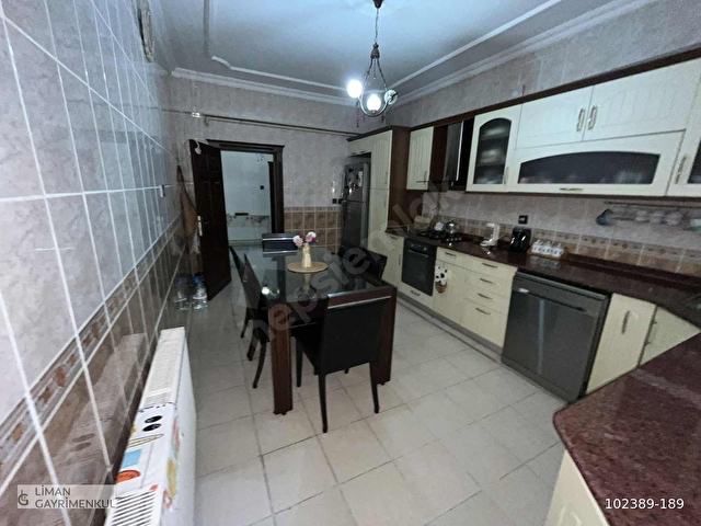 ABDULBAKİ YAŞARDAN MERKEZİ KONUMDA FERAH SATILIK 4+1 DAİRE - Görsel 24
