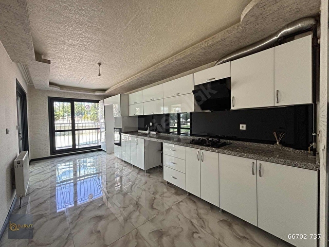 BARUT EMLAKTAN ELİT SİTEDE 180M2 G.ODALI YAPILI 4+1 FIRSAT DAİRE - Görsel 6