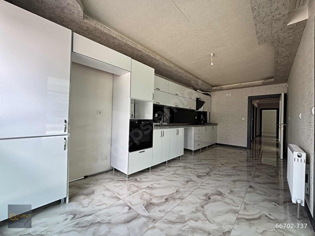 BARUT EMLAKTAN ELİT SİTEDE 180M2 G.ODALI YAPILI 4+1 FIRSAT DAİRE - Görsel 5