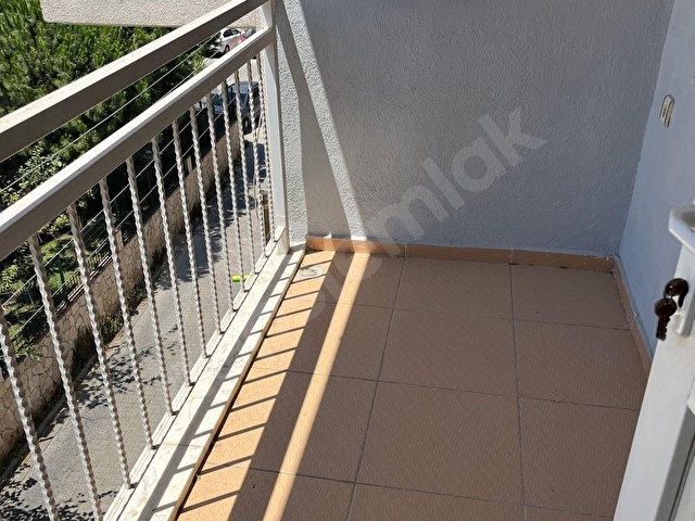 SYMIRNA MEYDANINDA 1+1 BAYAnlara  KİRALIK DAİRE - Görsel 3