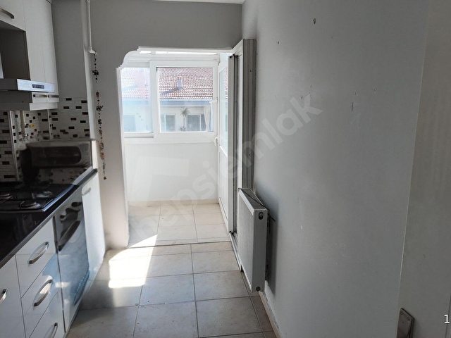 Karşıyaka Bahriye Üçok Bulvarında 3+1 Daire Kiralık - Görsel 3