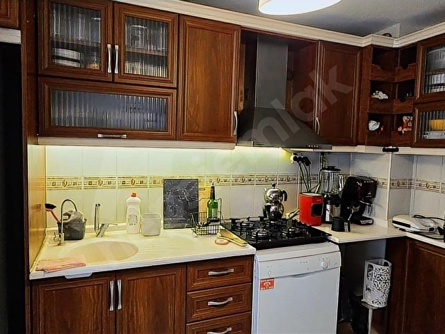 BOSTANLI CEMAL GÜRSEL CADDESİNDE SATILIK ASANSÖRLÜ 3+1 DAİRE