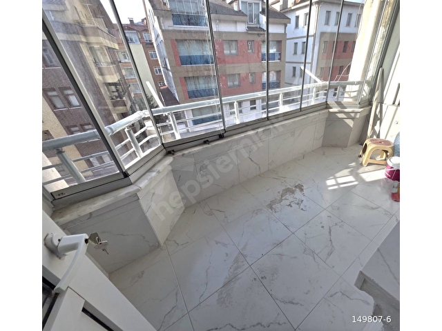 AKYAZIDA MERKEZİ KONUMDA GENİŞ 4+1 SATILIK DAİRE - Görsel 12