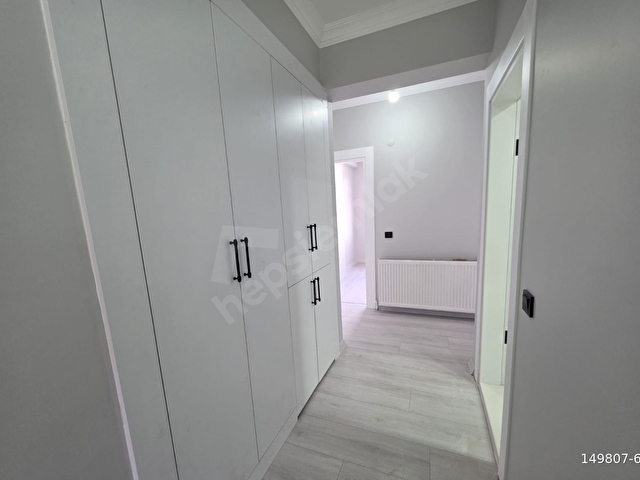 AKYAZIDA MERKEZİ KONUMDA GENİŞ 4+1 SATILIK DAİRE - Görsel 19