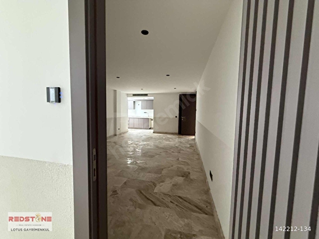 Yalıkavakta site içinde müstakil havuzlu 6+2  kiralık villa - Görsel 30