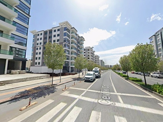 ÇEVİK CADDESİ ÜZERİNDE SİTE PROJELERİN İÇİNDE KİRALIK 330M2 DÜK.