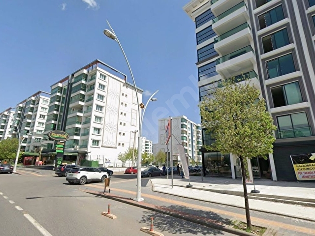 ÇEVİK CADDESİ ÜZERİNDE SİTE PROJELERİN İÇİNDE KİRALIK 330M2 DÜK. - Görsel 2