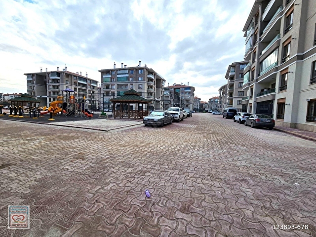 ÖZDEDEDEN SATILIK KEYKUBAT KONUTLARI ARAKAT SİTE İÇİ 3+1DAİRE - Görsel 4