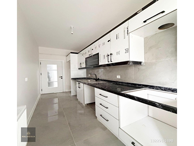 ABDURRAHMANGAZİDE METRONUN DİBİNDE BAHÇE KULLANIMLI 2+1 RR233