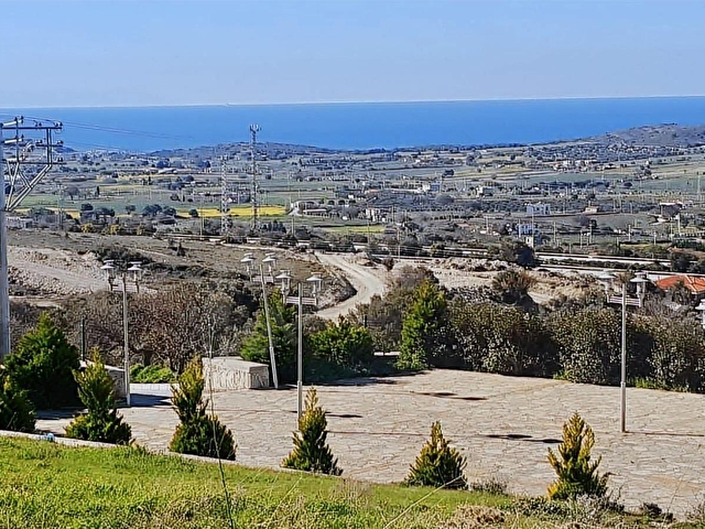 Çeşmede Satılık Deniz Manzaralı 375m2 Arsa | Tek Villa İmarlı