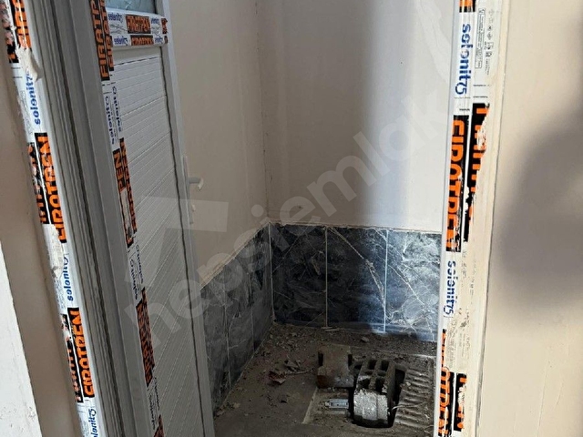 Winstown AVM Arkası İşlek Caddede Serin Milona Site Altı Kiralık - Görsel 10