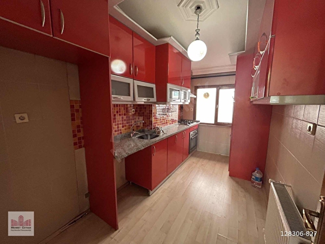Yeşilova Mh. Metrobüse Yakın Kiralık Çatı Katı Daire 2+1 80 m² - Görsel 11