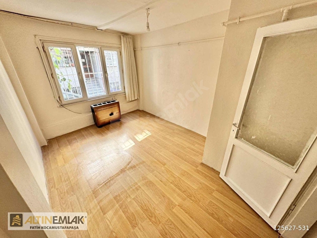 Kocamustafapaşada 1+1 Kiralık Daire Doğalgaz Sobalı