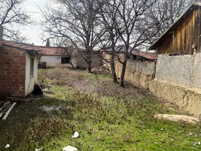 DOĞA CİTYDEN SATILIK YUKARISÖĞÜTÖNÜ MAHALLESİ 891 M2 BAHÇELİ EV - Görsel 4