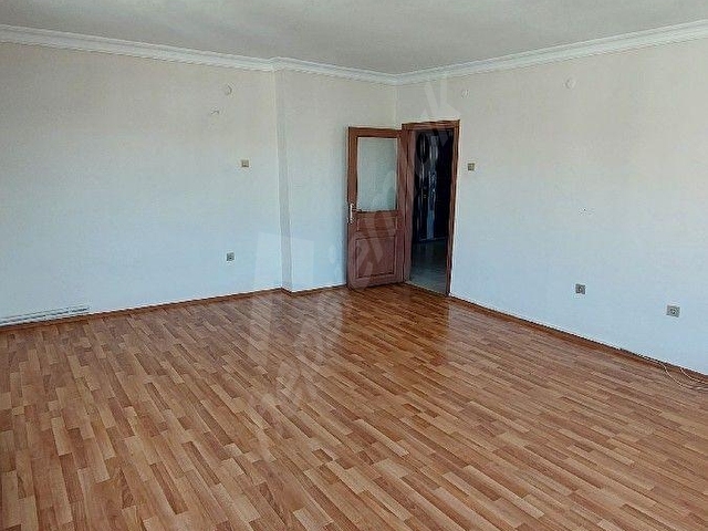 ÖZBEK GAYRİMENKULDEN HASTANE METROSUNA YAKIN ASANSÖRLÜ BAĞIMSIZ SALON YAPILI KİRALIK DAİRE. - Görsel 2