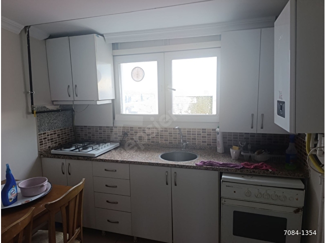 BORNOVA MERKEZDE DOĞALGAZLI KISMEN EŞYALI FIRSAT DAİRE - Görsel 3