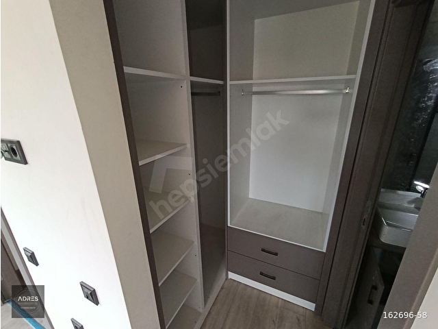 MEZİTLİ DE HAVUZLU DOĞALGAZLI JENERATÖRLÜ CİFT BANYOLU GİYİNME ODASI 2+1 SATILIK - Görsel 15