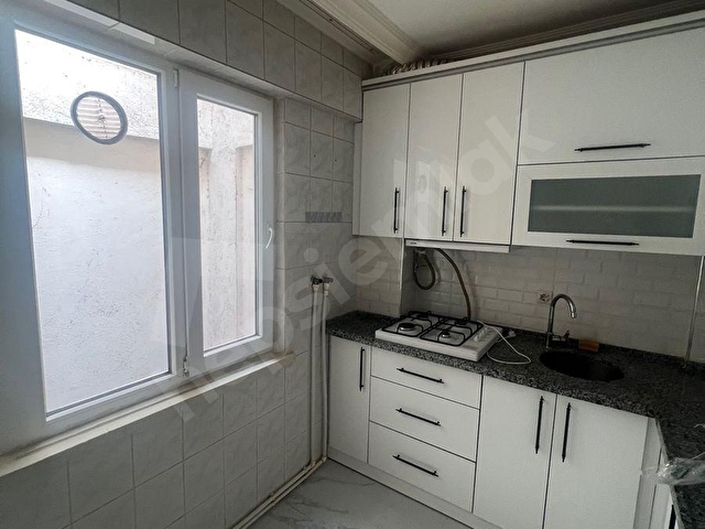 KARAKAYA EMLAK OFİSİNDEN ASKERİYE KARŞISI EŞYALI DAİRE - Görsel 4