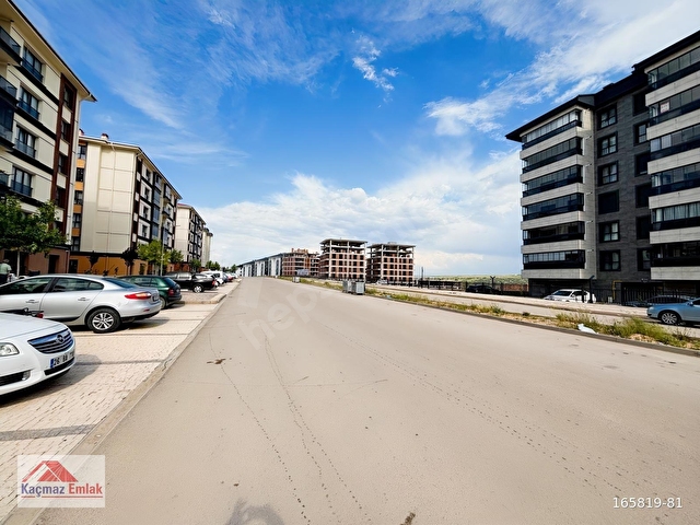 KAÇMAZ EMLAK IHLAMURKENT YİĞİTPARK FLORYA SİTE 2+1 SATILIK DAİRE - Görsel 3