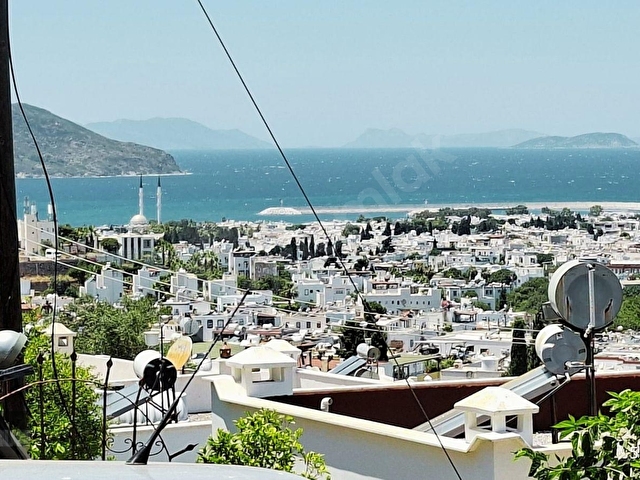 Turgutreisde deniz manzaralı tripleks yaşam