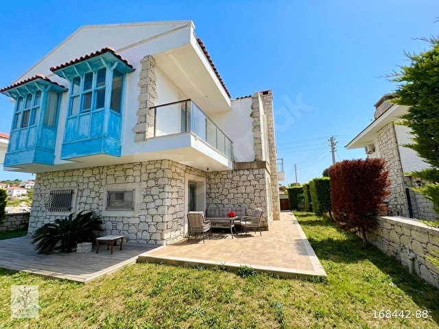 YUSEDEN YALIDA DENİZ MANZARALI CUMBALI 3+1 KİRALIK VİLLA