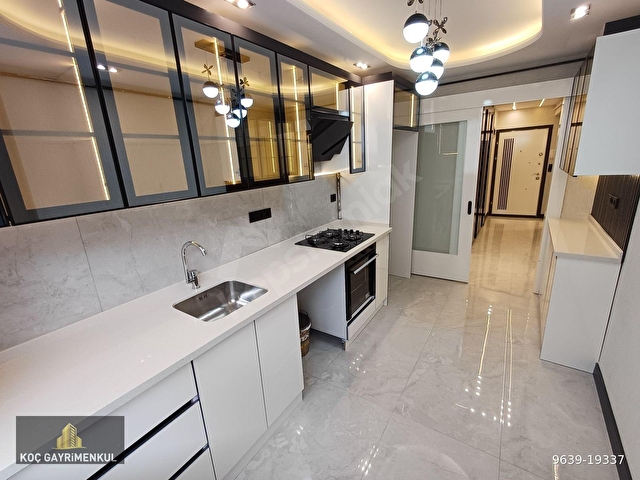 KOÇDAN ; ÇETİN EMEÇ BLV YAKINI, KATTA, FULL YAPILI ,3+1+2 BANYO - Görsel 13