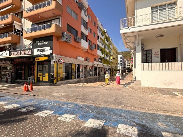 Marmaris MERKEZ’de SATILIK FIRSAT FİYAT’ta DENİZ’e 50m DÜKKAN