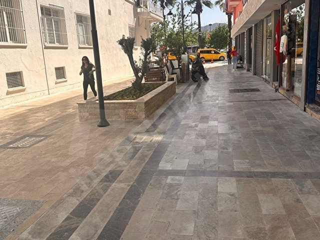 Marmaris MERKEZ’de SATILIK FIRSAT FİYAT’ta DENİZ’e 50m DÜKKAN - Görsel 14