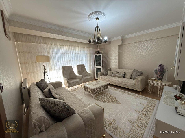 ARİNDEN SATILIK MERKEZE YAKIN 2 AYRI DAİRE 5+2 AYRI 2 TAPULU