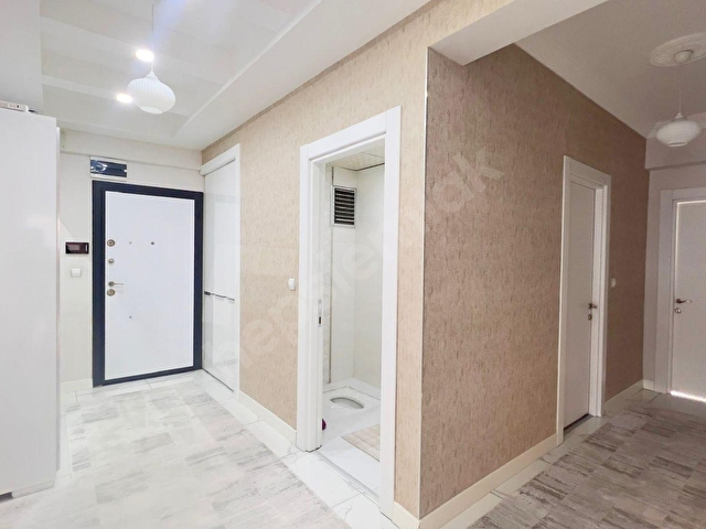 SALI PAZARI CİVARINDA SATILIK KAPALI GARAJLI LÜKS 4+1 DAİRE - Görsel 15