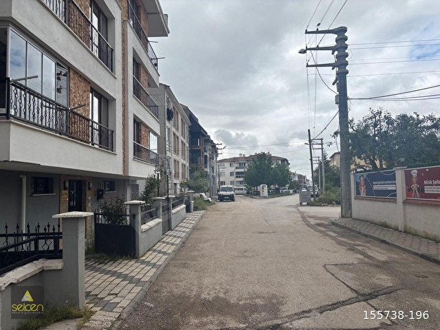 ÇAMLICA MAHALLESİNDE , ÖZEL GARAJLI SATILIK 2+1 DAİRE - Görsel 3
