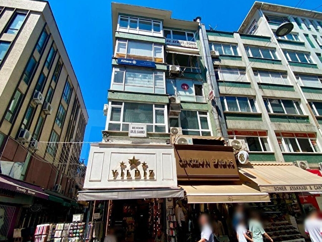KADIKÖY BAHARİYE CADDESİNDE SATILIK OFİS