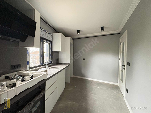 *Yakamoz Sitesinde 5+2 Teraslı İskanlı Asansörlü denize 100m2* - Görsel 22