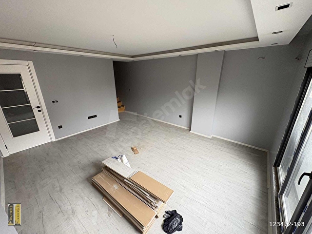 *Yakamoz Sitesinde 5+2 Teraslı İskanlı Asansörlü denize 100m2* - Görsel 15