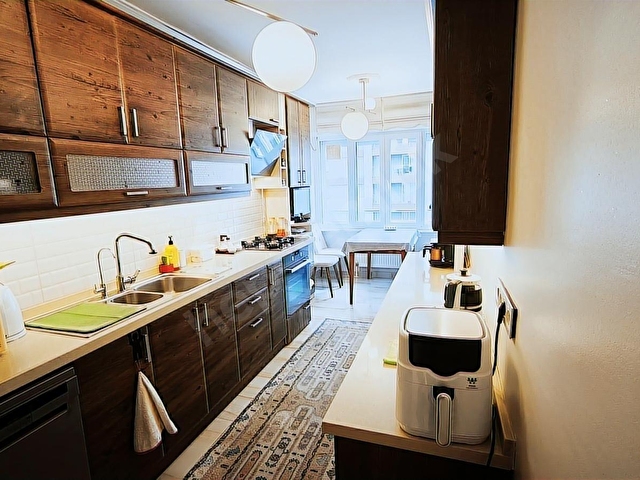BEYLİKDÜZÜ BARIŞ MH UYUMEVLER SİTESİ 3+1 GENİŞ ARA KAT LUX DAİRE - Görsel 30