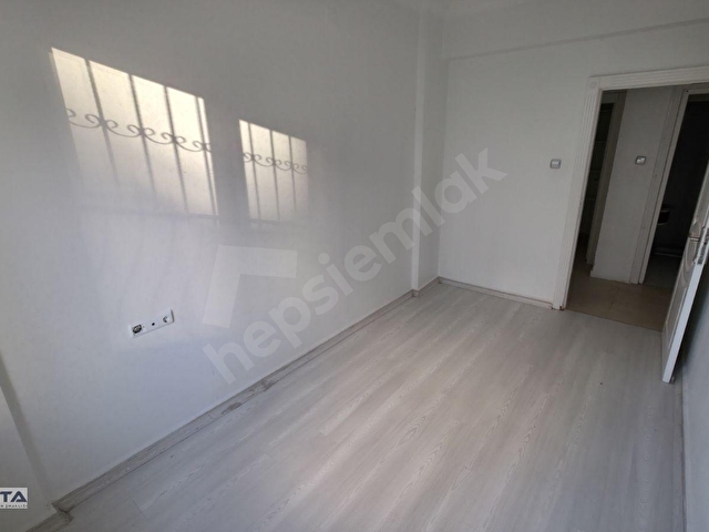 Ertuğrulgazi Mah. Satılık Garaj Tapulu 3+1 Giriş Kat Daire !! - Görsel 22