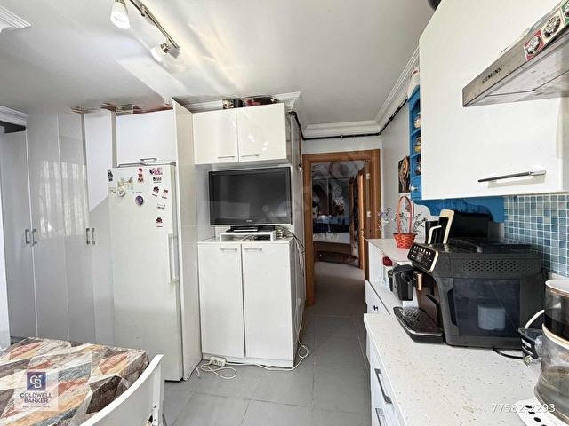 ACIBADEM SAKİNLER MÜTHİŞ LOKASYON 3+1 ARA KAT KİRALIK DAİRE - Görsel 8
