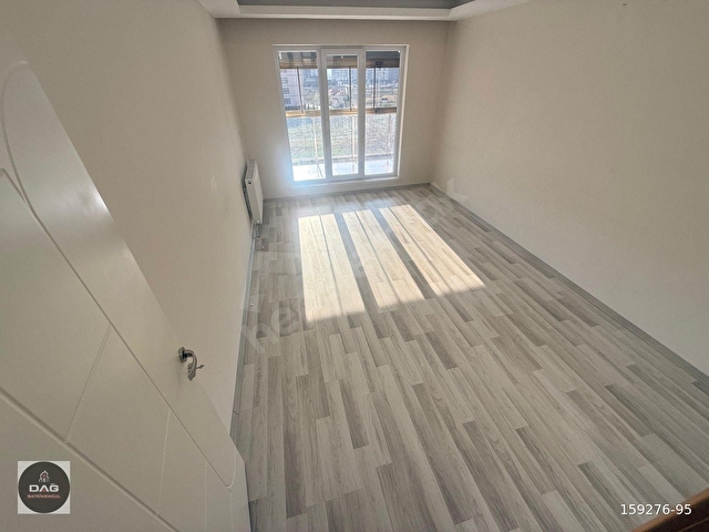 DAĞ GAYRİMENKULDAN KATTA TERAS BALKONLU GENİŞ 4+1 SÜPER DAİRE - Görsel 13