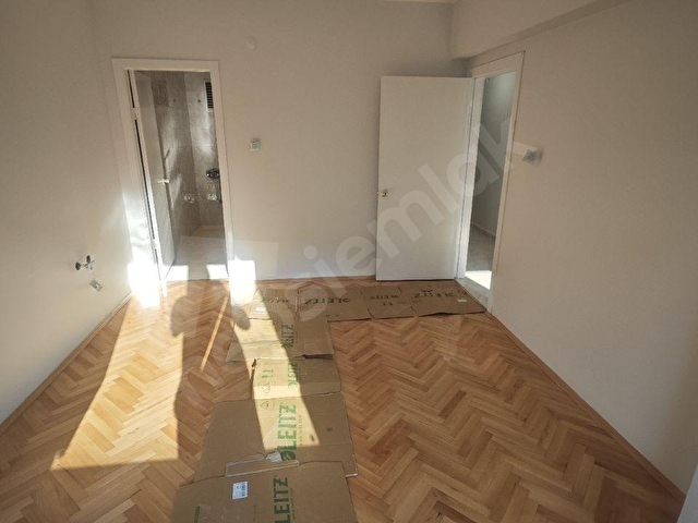 DİKMEN CADDESİ AKPINAR DA ARA KATTA GENİŞ 3+1 KİRALIK - Görsel 16