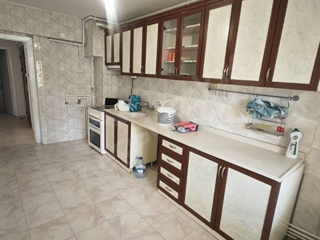 DİKMEN CADDESİ AKPINAR DA ARA KATTA GENİŞ 3+1 KİRALIK - Görsel 2