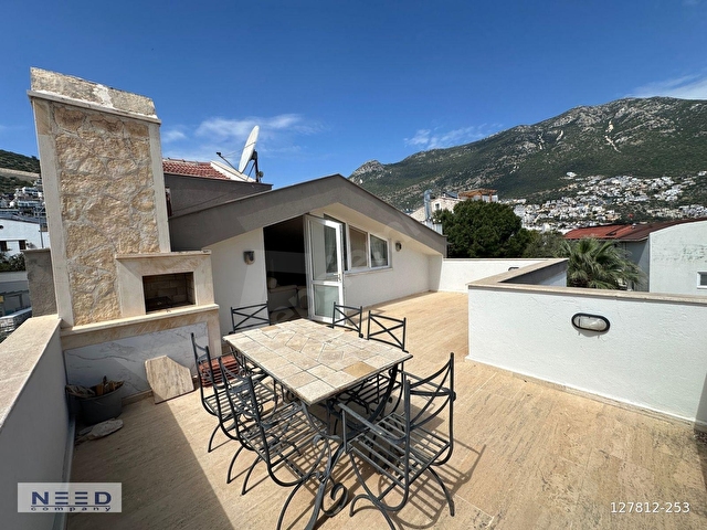 Kalkan Merkezde Teraslı Full Eşyalı 2+1 Daire