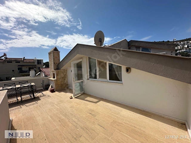 Kalkan Merkezde Teraslı Full Eşyalı 2+1 Daire - Görsel 2