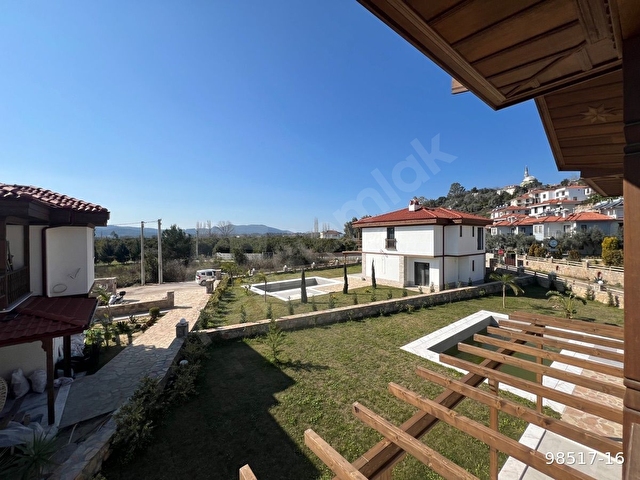 AKYAKA-GÖKOVA’DA MÜSTAKİL 750 M2.ARSA İÇİNDE HAVUZLU VİLLA