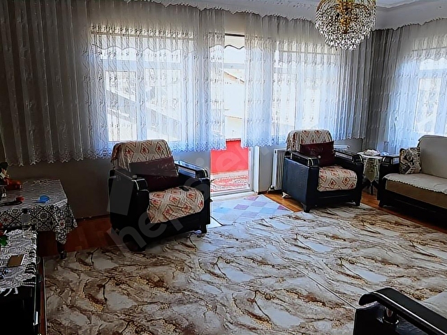 44 GAYRİMENKULDEN YEŞİLTEPEDE GÜZEL MEVKİDE HASARSIZ 3+1 BİNA - Görsel 3