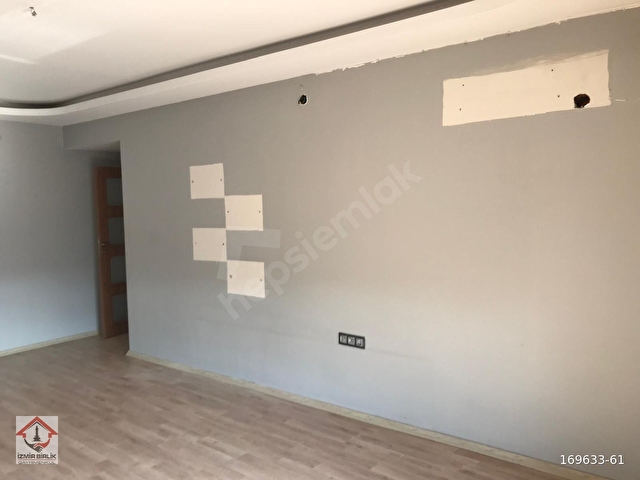 HÜRRİYET MAHALLESİNDE ARA KAT ÇİFT CEPHE 2+1 DAİRE - Görsel 4