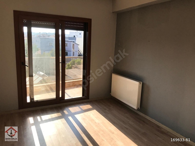HÜRRİYET MAHALLESİNDE ARA KAT ÇİFT CEPHE 2+1 DAİRE - Görsel 9