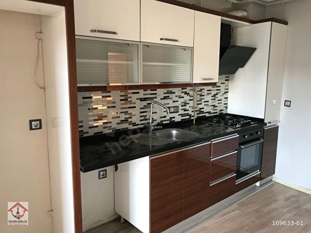 HÜRRİYET MAHALLESİNDE ARA KAT ÇİFT CEPHE 2+1 DAİRE - Görsel 24